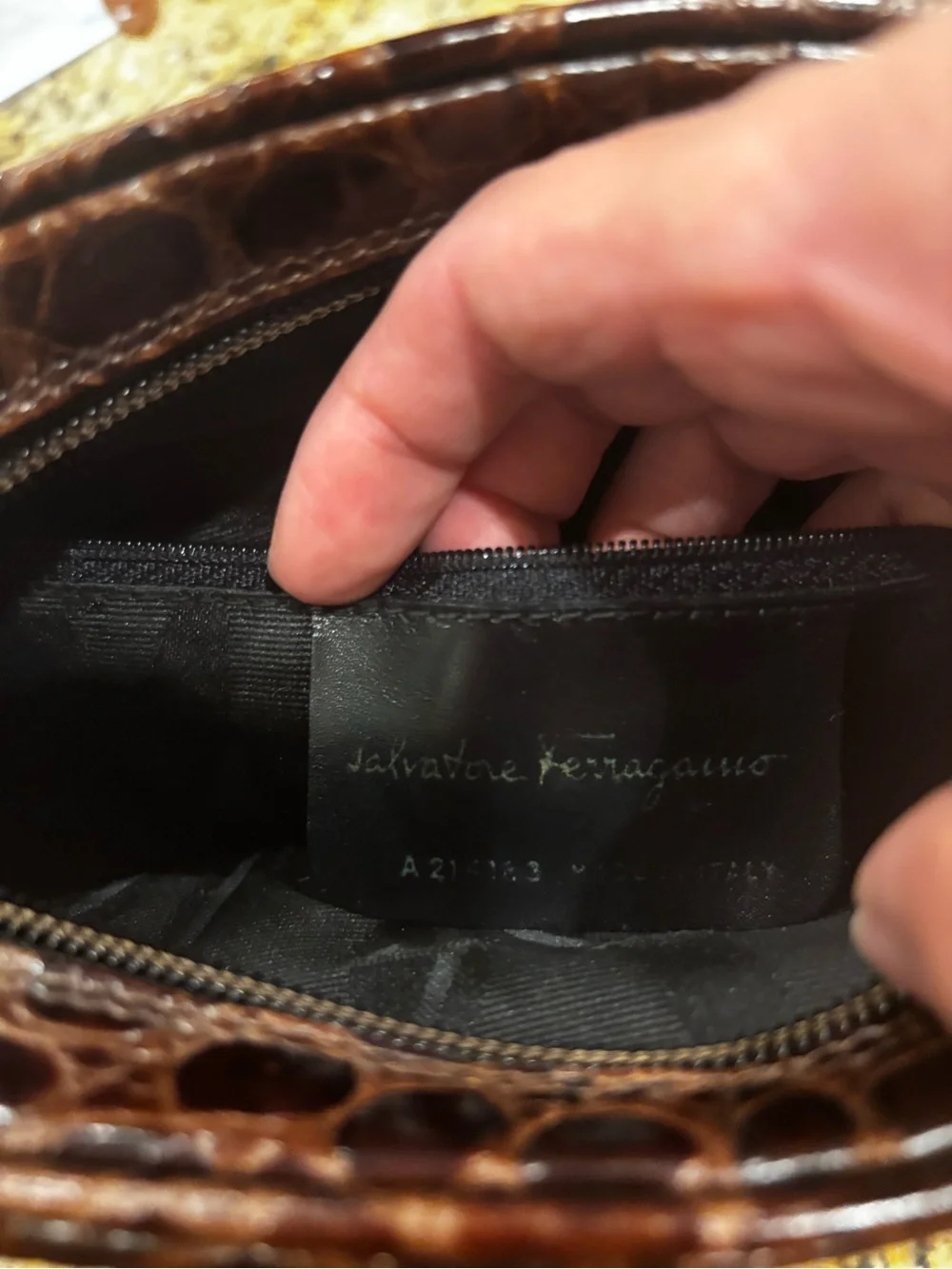 Salvatore Ferragamo crossbody croc leather - Picture 9 of 15
